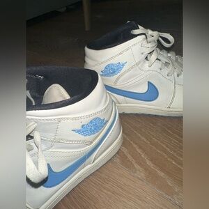 Nike Air Jordan Retro 1 UNC Legend Blue University Blue Mid Sneakers Men’s 8